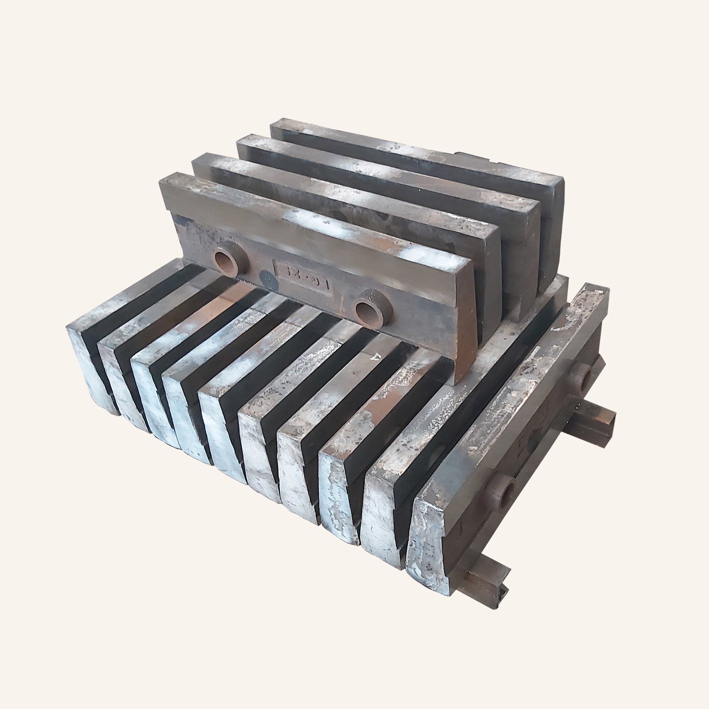 Praxis, verlorenes Schaumstoffguss zu verwenden, um hohe Mangan -Stahlausschläfelteller für Brecher zu produzieren