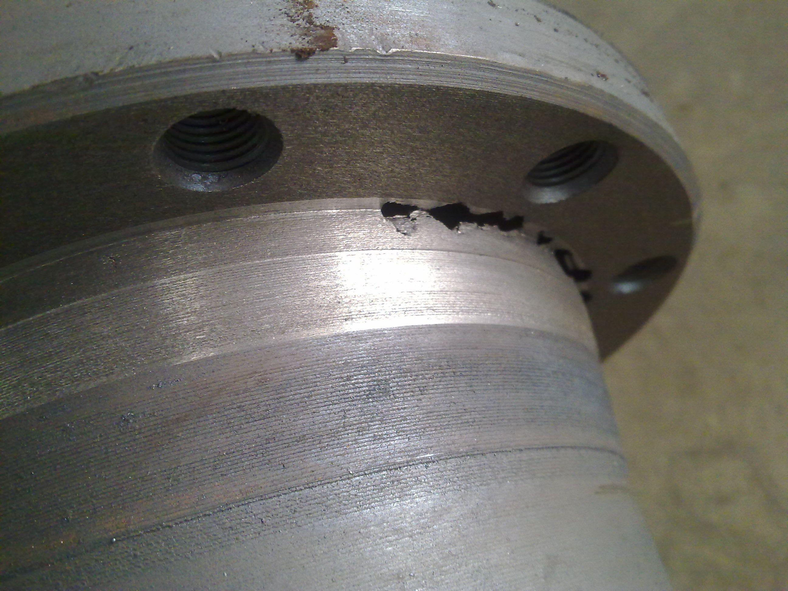 Was sind die Ursachen für Rissfehler im Stahlguss?