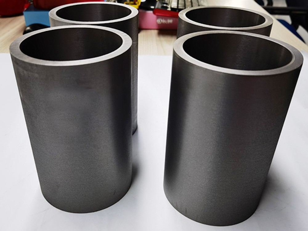 Welche Auswirkungen hat ein hoher oder niedriger Siliziumgehalt auf die mechanische Verarbeitungsleistung von Grauguss 200?